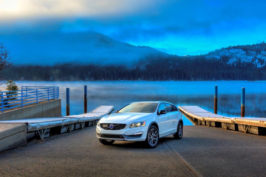  Volvo V60 Cross Country 2015 года  (US) (фото 20 из 23)